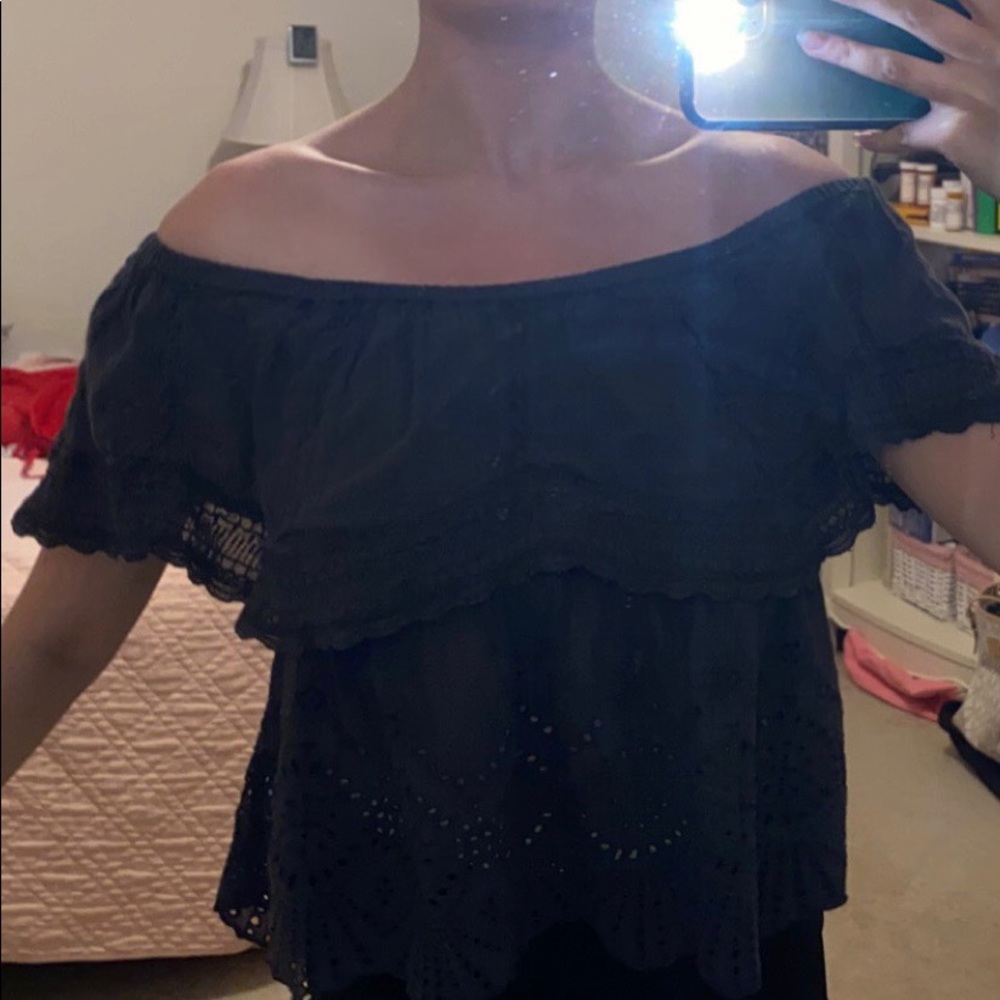 Off-the-shoulder Shirt